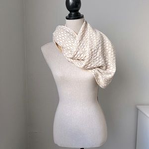 Hinge Lace detail scarf